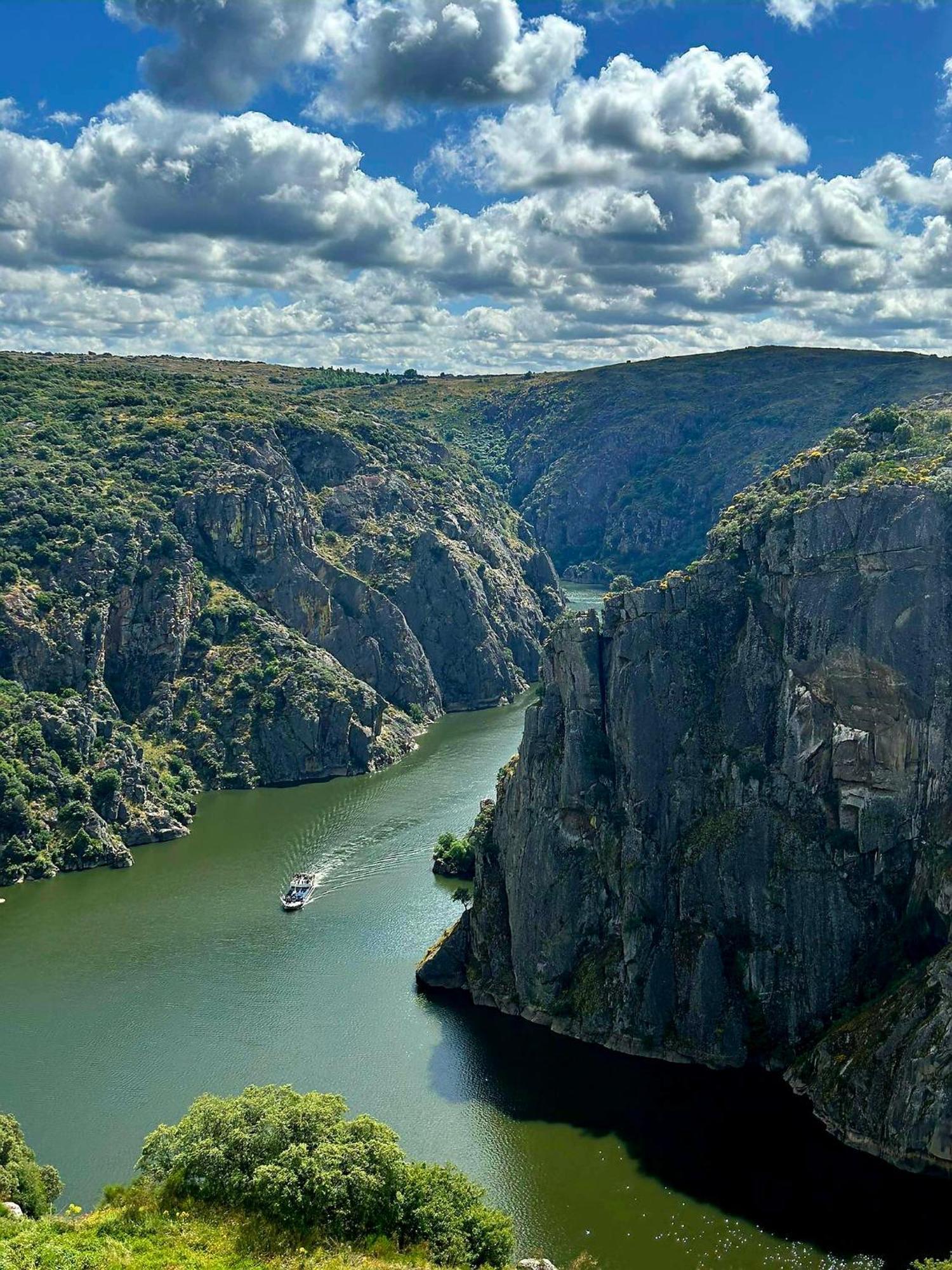 Flor Do Douro - Comercio E Hotelaria, Lda Miranda do Douro Eksteriør bilde
